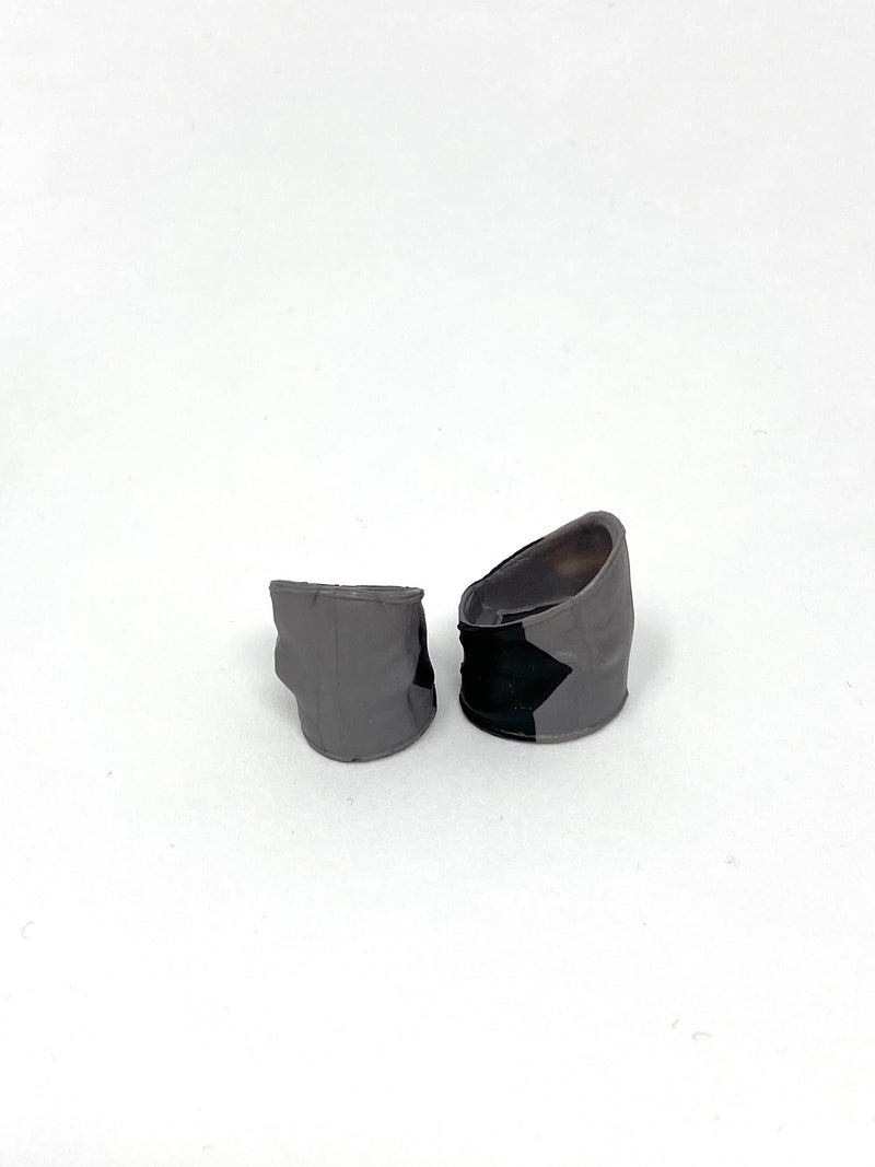 Grey/Black Closed Knee Pads